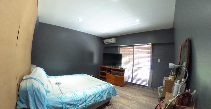 VENTA CHALET SAN ANTONIO DE PADUA  6 AMB  2 PTS TODO A NUEVO, GARAGE DOBLE, PISCINA DE 11X6 S/ LOTE DE 53 MTS DE FONDO