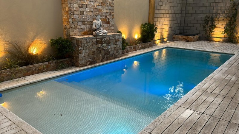 INCREIBLE CASA A ESTRENAR EN PARQUE LELOIR, ESTILO MINIMALISTA, CONCEPTO ABIERTO, PISCINA, PARQUE, 175M2