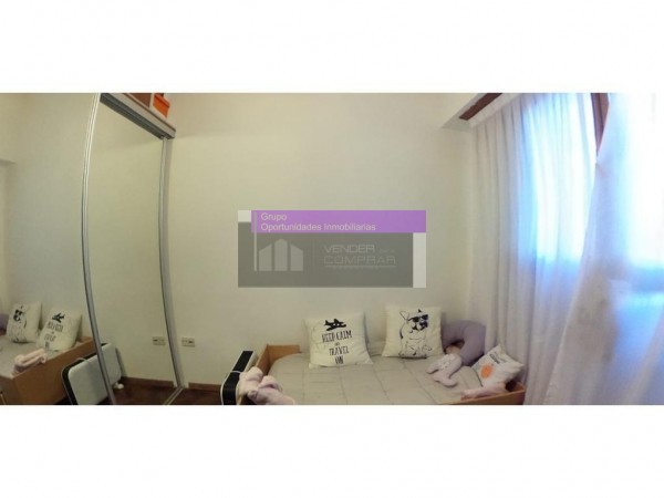 OPORTUNIDAD!! CASA EN CASTELAR NORTE 4 AMB/COCHERA DOBLE/ PATIO/PARRILLA, ACEPTA PERMUTAS