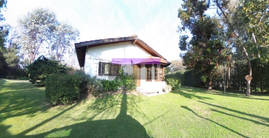 QUINTA LOTE 1450 M2, 220M2 CONSTR., CASA PPAL, QUINCHO, CASA HUESPEDES, PISCINA, GRAN PARQUE,  PARRILLA, POOL HOUSE, JACUZZI,VESTUARIOS EXCELENTE OPORTUNIDAD!!