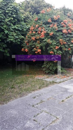 OPORTUNIDAD UNICA EN PARQUE LELOIR SOBRE COLECTORA, CASA 4 AMB. JARDIN, COCHERAS, S/LOTE 11X28, APTO PROFESIONAL/COMERCIAL