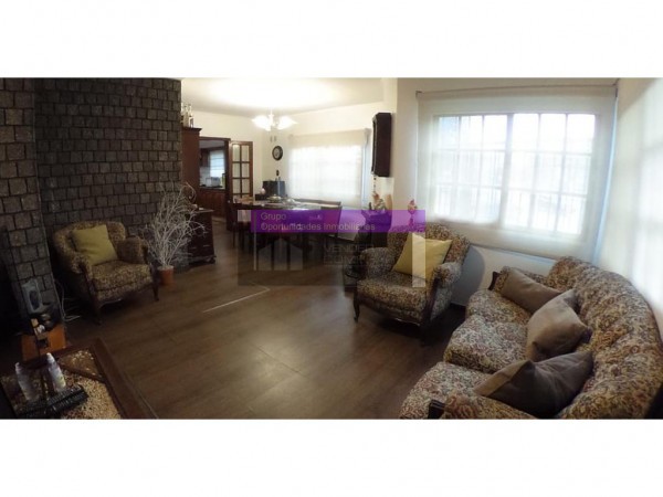 CHALET EN ITUZANGÓ NORTE ZONA CENTRO, LOTE 250M2, 5 AMB, PISCINA, COCHERA ACEPTA PERMUTA