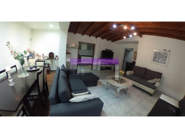 CASA 5 AMB ITUZAINGO NORTE CENTRO - DE ESTILO MODERNO A NUEVO C/PISCINA, COCHERA EXC. OPORTUNIDAD! HERMOSA! VISITA HOY!!