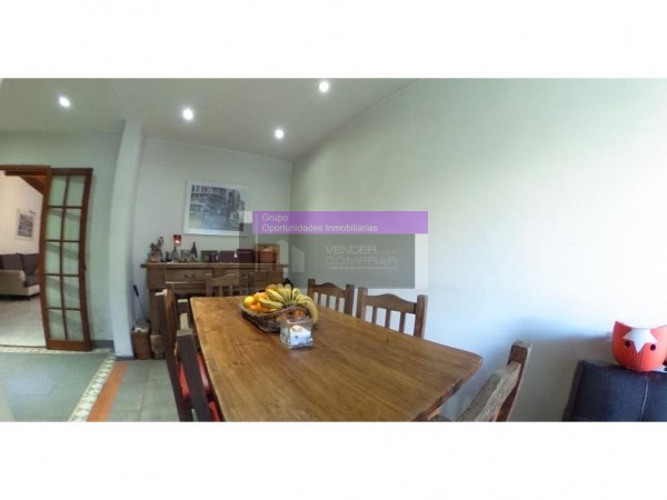 CASA 5 AMB ITUZAINGO NORTE CENTRO - DE ESTILO MODERNO A NUEVO C/PISCINA, COCHERA EXC. OPORTUNIDAD! HERMOSA! VISITA HOY!!