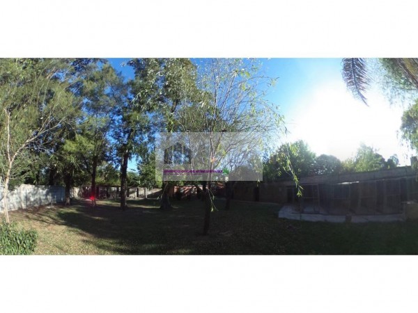 CASA A REMODELAR SOBRE 3 LOTES INDEPENDIENTES, SON 1.200 M2, CADA LOTE TIENE 400M2