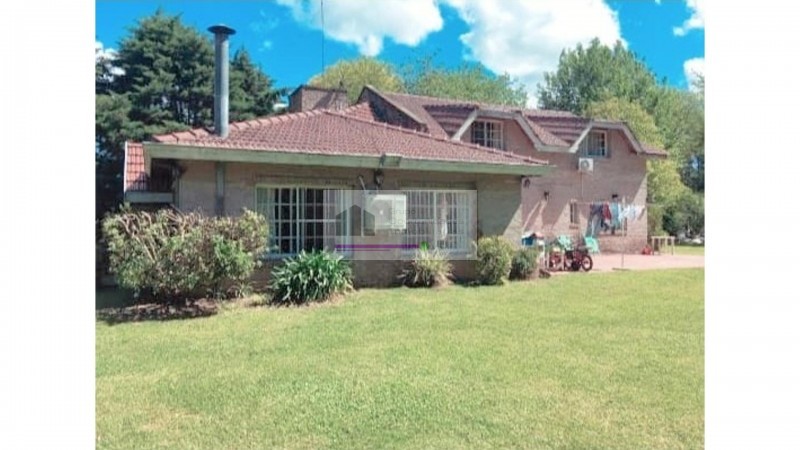 EXCELENTE CASA QUINTA 8 AMBIENTES, 5 DORMITORIOS, PARQUE, PISCINA EN BARRIO EL MORO MARCOS PAZ