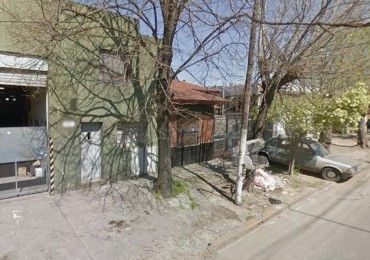 EXCELENTE GALPON C/ OFICINAS EN INMEJORABLE ZONA DE CASEROS CENTRO C/ TODO INSTALADO!!50MTS TECHADO