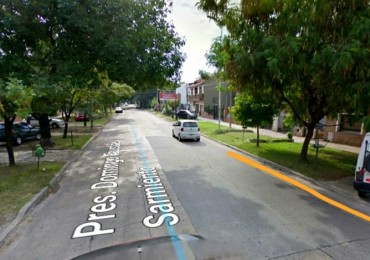 ¡¡IMPERDIBLE!!HERMOSA CASA MULTIFAMILIAR 220M2 EN CASTELAR NORTE.CASA 5AMB+DPTO+COCHERA P/3 AUTOS: OPCIONAL CONSTRUIBLE PLANTA ALTA 100 M2