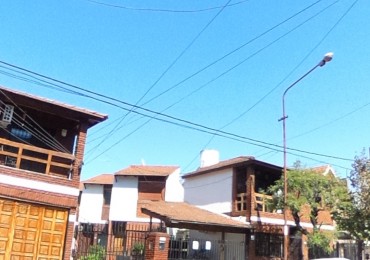 OPORTUNIDAD!! DUPLEX 2 PLANTAS EN RAMOS CENTRO, 70M2+COCHERA+PATIO+PARRILLA, 3 AMB, CONDOMINIO, CAMARAS Y SEGURIDAD