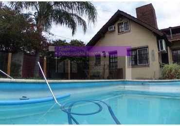 CHALET EN ITUZANGÓ NORTE ZONA CENTRO, LOTE 250M2, 5 AMB, PISCINA, COCHERA ACEPTA PERMUTA