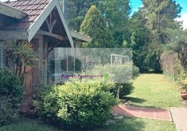 EXCELENTE CASA QUINTA 8 AMBIENTES, 5 DORMITORIOS, PARQUE, PISCINA EN BARRIO EL MORO MARCOS PAZ